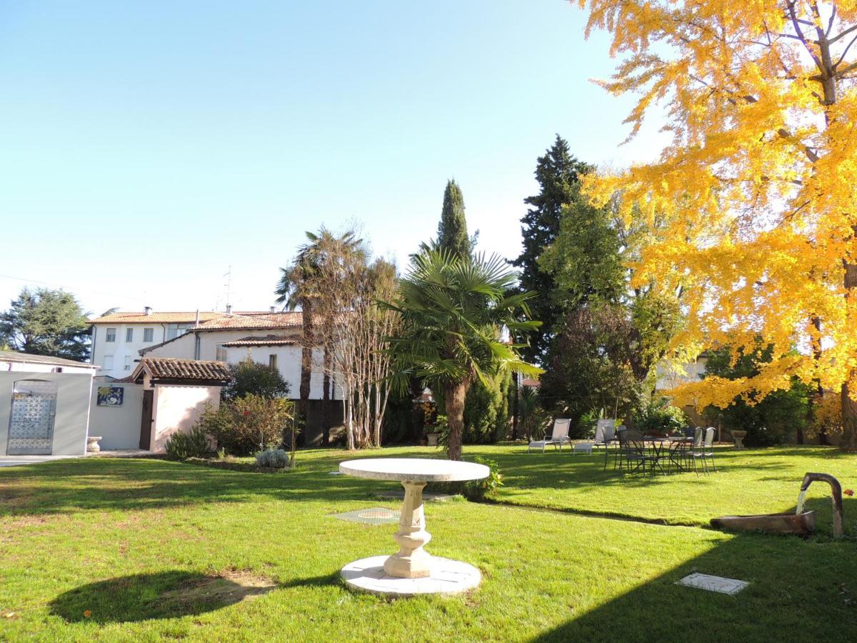 Ginkgo Guest House Ronchis Kültér fotó
